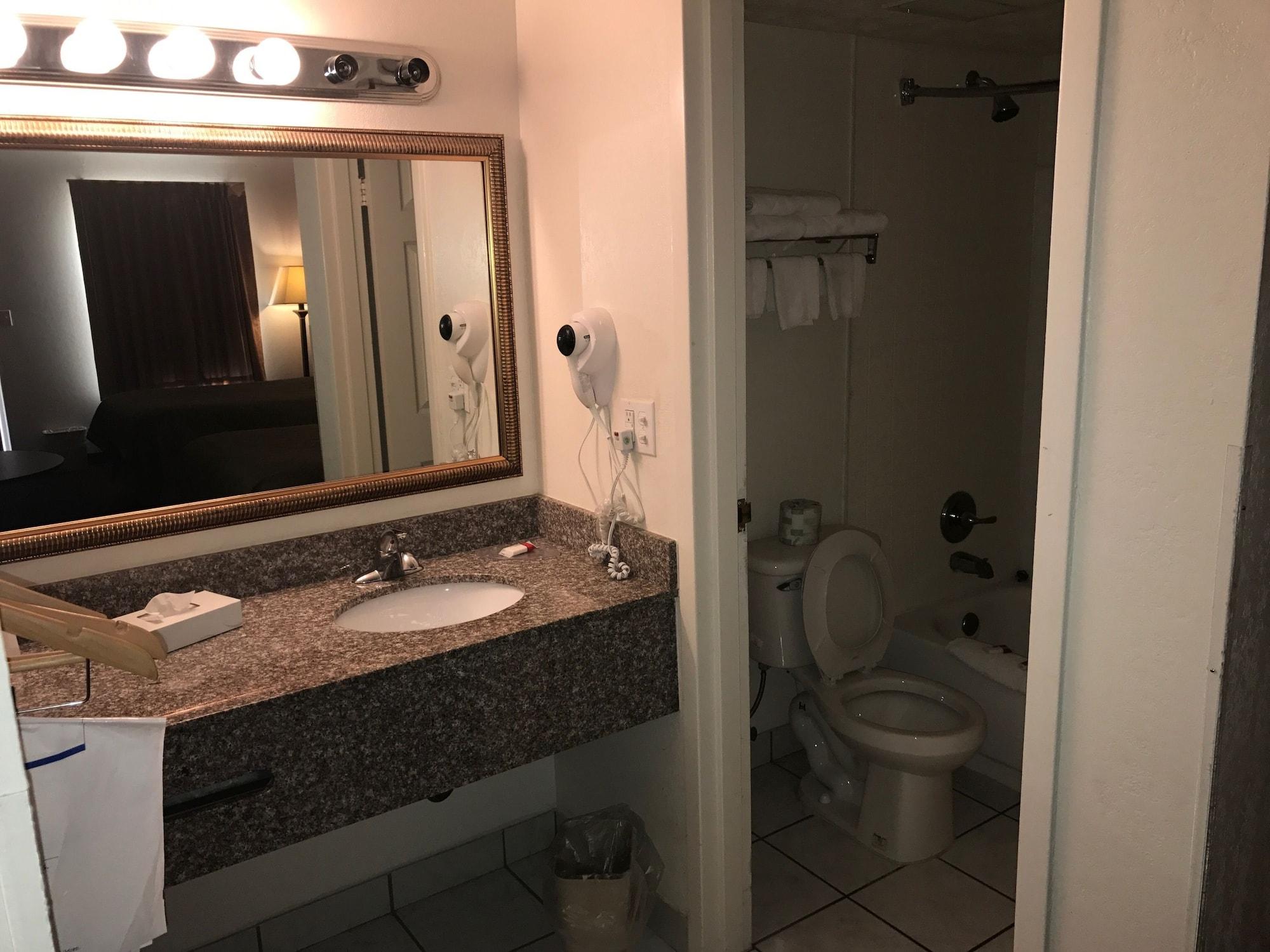 Days Inn By Wyndham Cave City Ngoại thất bức ảnh