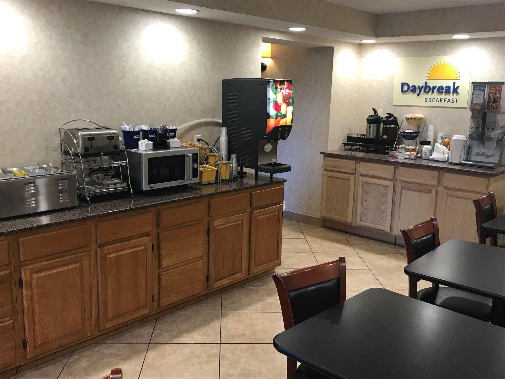 Days Inn By Wyndham Cave City Ngoại thất bức ảnh