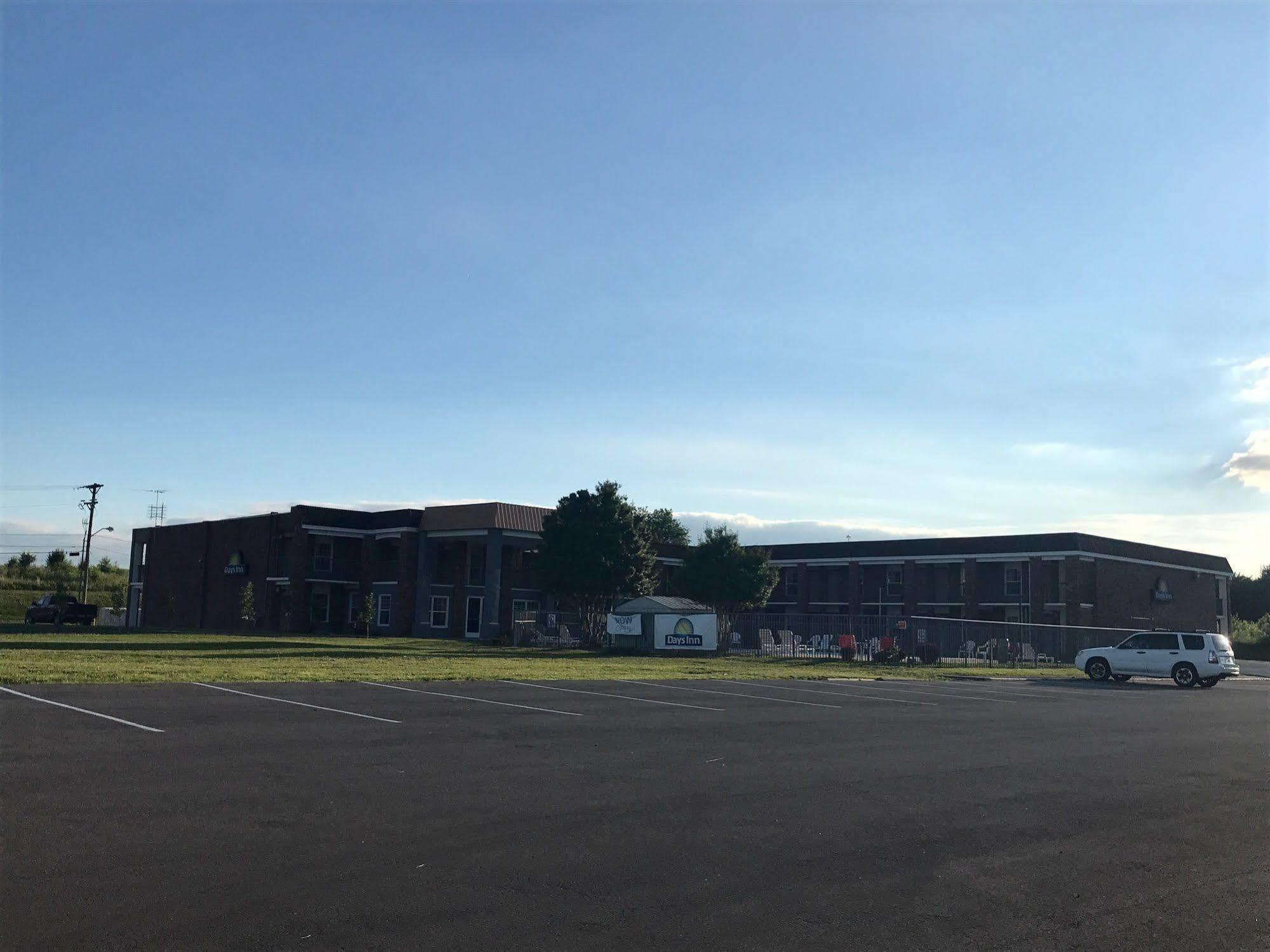 Days Inn By Wyndham Cave City Ngoại thất bức ảnh