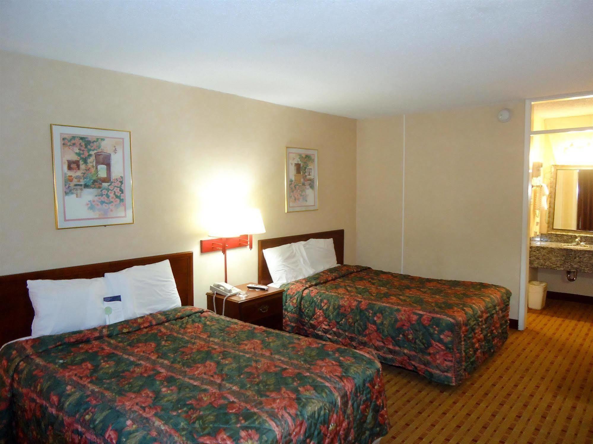 Days Inn By Wyndham Cave City Ngoại thất bức ảnh