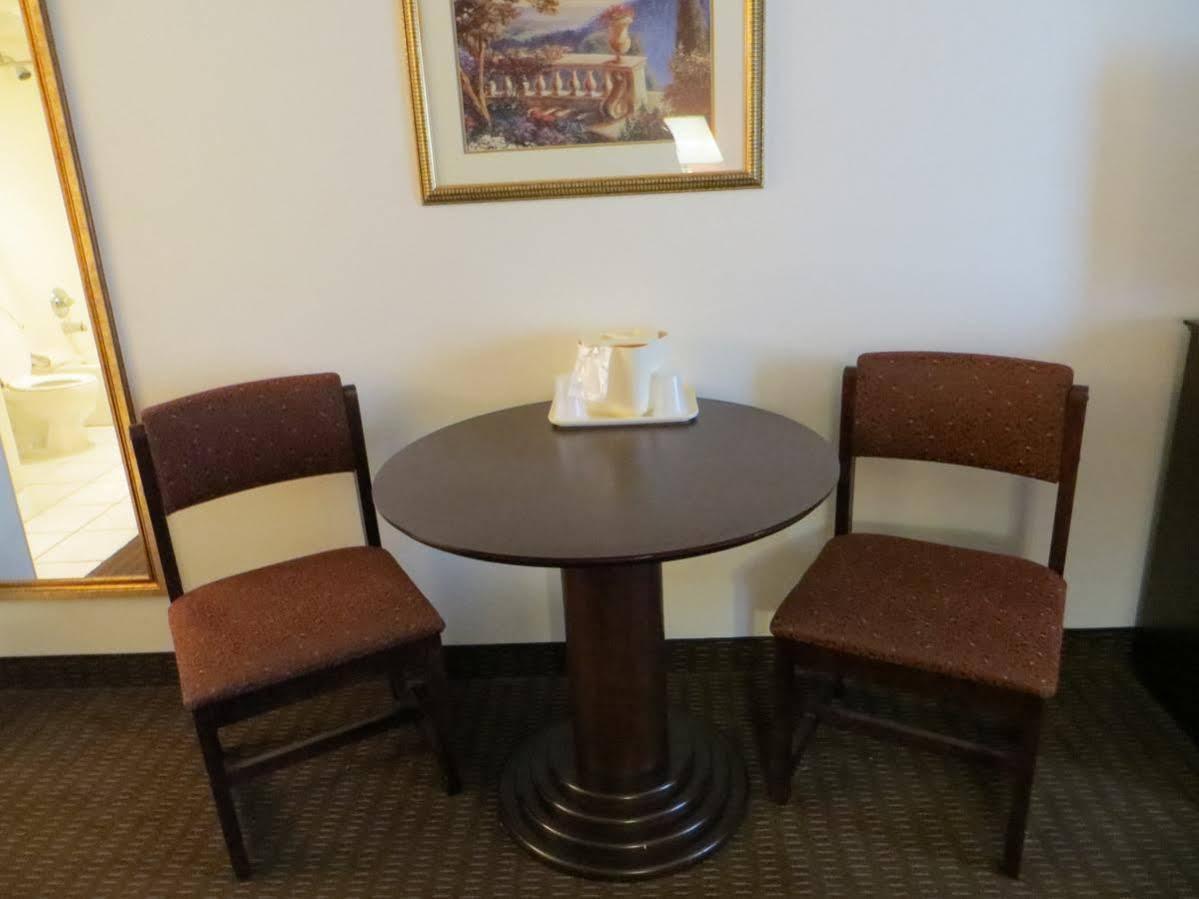 Days Inn By Wyndham Cave City Ngoại thất bức ảnh